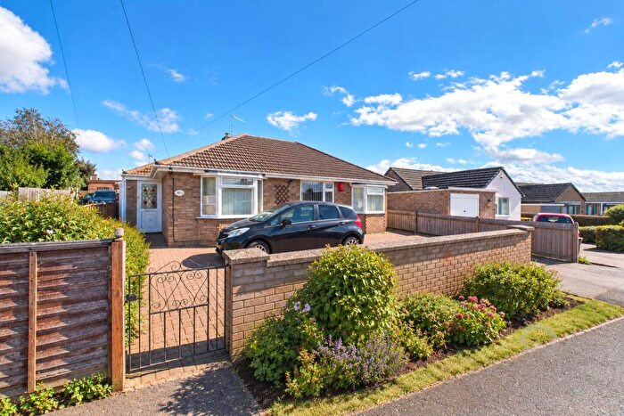 2 Bedroom Bungalow For Sale In Manor Road, Stanion, Kettering, Northamptonshire, NN14