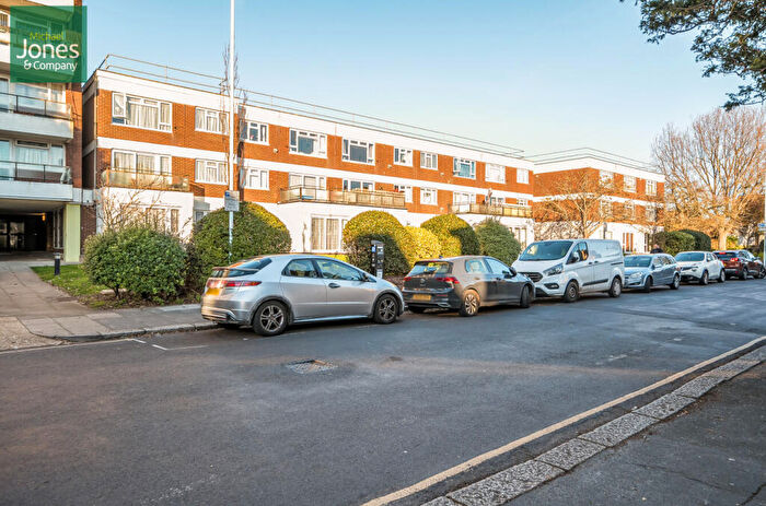 2 Bedroom Flat To Rent In Cambourne Court, Shelley Road, Worthing Centre, West Sussex, BN11