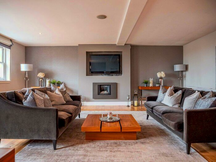 2 Bedroom Duplex To Rent In L &#; George Street, Edinburgh, EH2