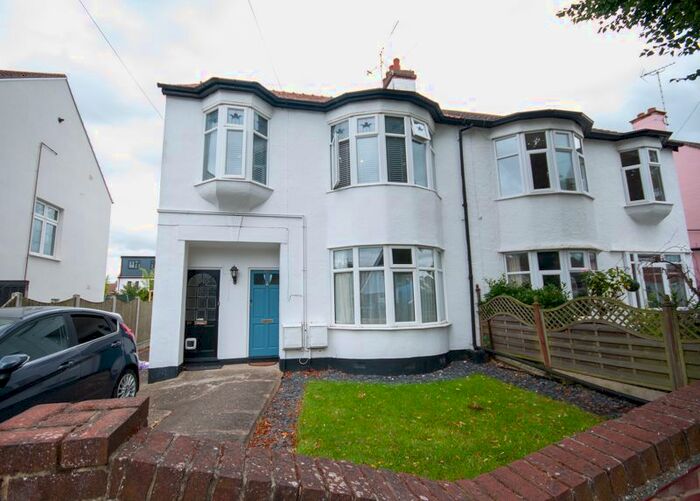1 Bedroom Flat To Rent In Scarborough Drive, Leigh-On-Sea, SS9