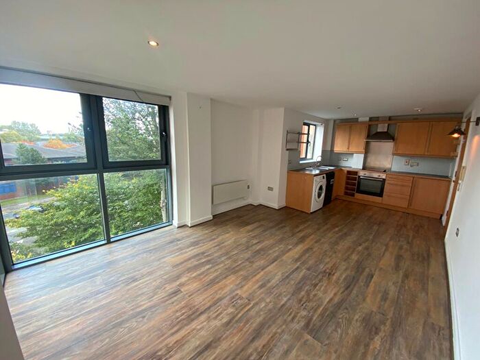 2 Bedroom Apartment To Rent In City Walk, Leeds, LS11