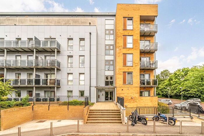 2 Bedroom Flat To Rent In St. Georges Grove, Earsfield, SW17