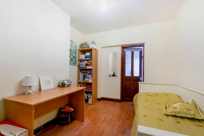 3 Bedroom Terraced House To Rent In Stafford Road, Purley Way, Croydon CR0