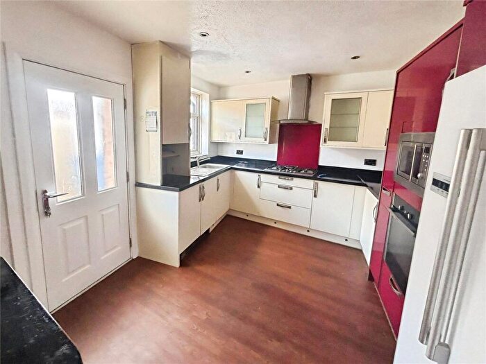 4 Bedroom Terraced House To Rent In Brindle Street, Blackburn, Lancashire, BB2