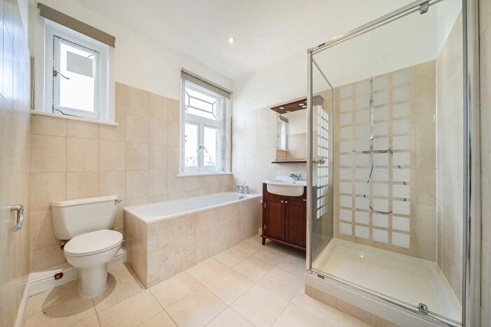 2 Bedroom Flat To Rent In Abingdon Villas, Kensington, W8