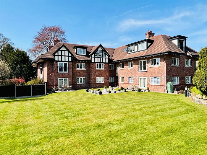 3 Bedroom Flat For Sale In Ashley Road, Hale, Altrincham, WA14