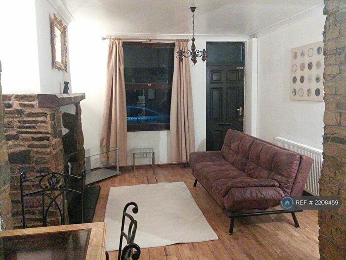 3 Bedroom Terraced House To Rent In Ferrars Road, Sheffield, S9