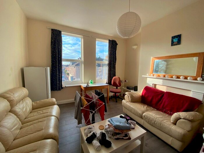 4 Bedroom Maisonette To Rent In Cottage Grove, Southsea, PO5