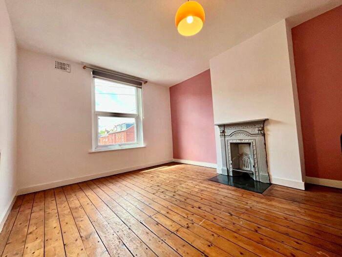 2 Bedroom House To Rent In Spring Grove View, Leeds, LS6