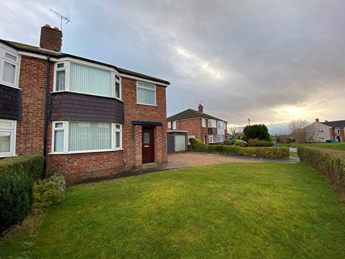 3 Bedroom Property To Rent In Raby Park Road, Neston, CH64