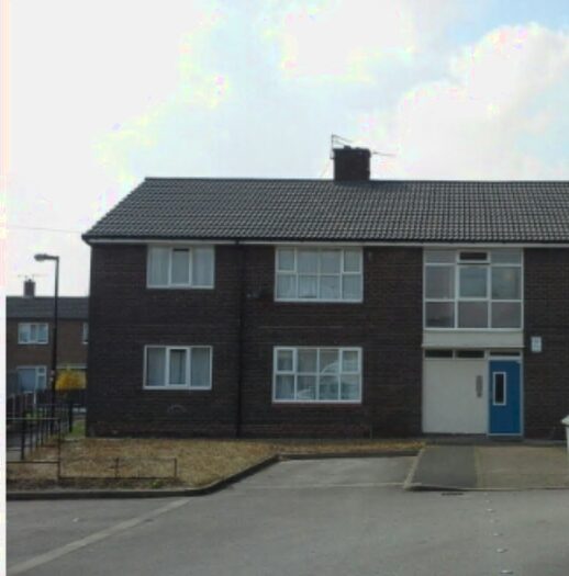 2 Bedroom Ground Flat To Rent In Cedar Road, M31