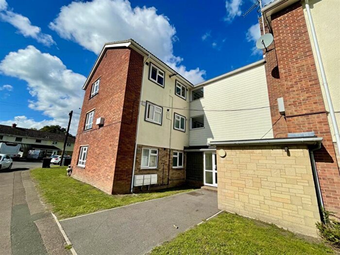 1 Bedroom Flat For Sale In Moonrakers, Devizes, SN10