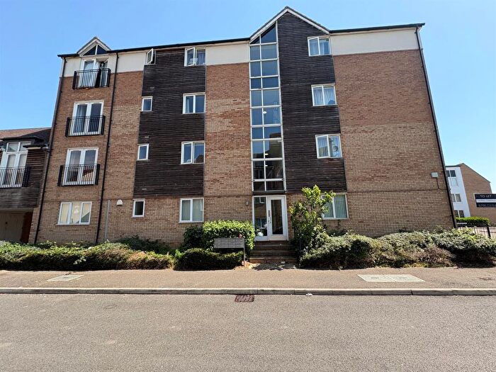 2 Bedroom Flat For Sale In Blythebridge, Broughton, Milton Keynes, MK10