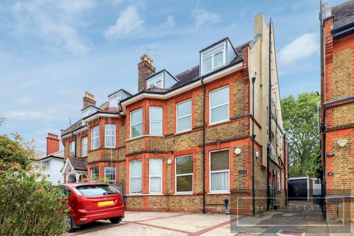 Studio To Rent In Holden Road, Woodside Park, London, N12