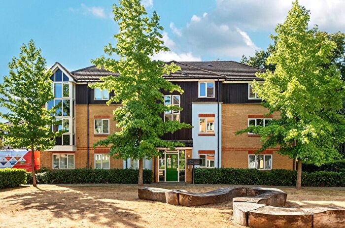 2 Bedroom Flat For Sale In Power Close, Guildford, Surrey, GU1