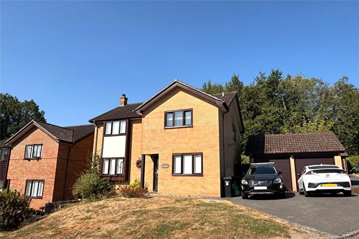 4 Bedroom Detached House For Sale In Cumberland Way, Wokingham, Berkshire, RG41