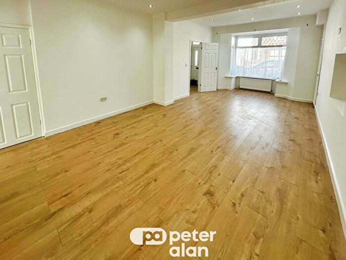 4 Bedroom House To Rent In Herne Street, Neath, SA11