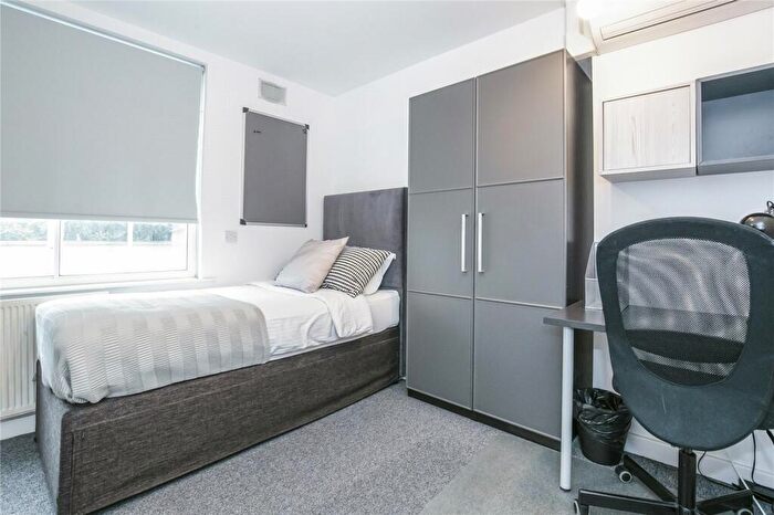 Apartment To Rent In Herbal Hill, London, EC1R