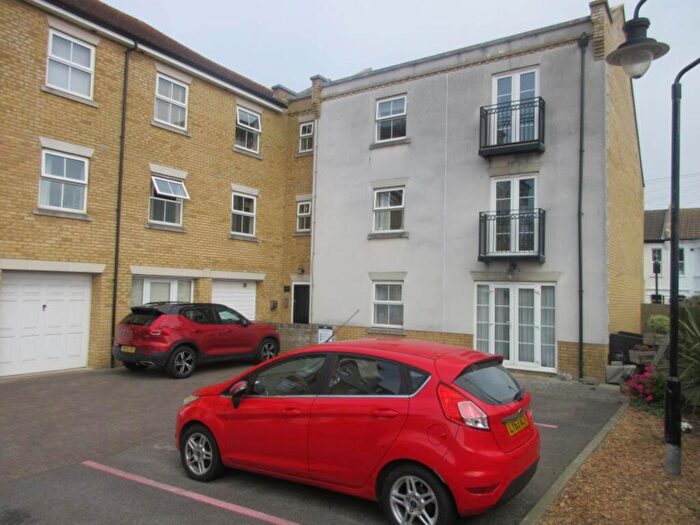 2 Bedroom Flat To Rent In Audley Court, SS1