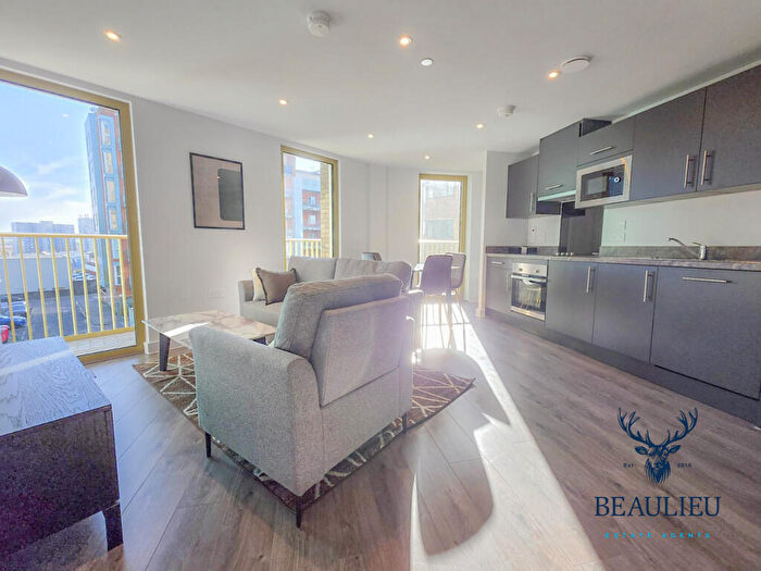 2 Bedroom Apartment To Rent In The Hive, Luton, LU1