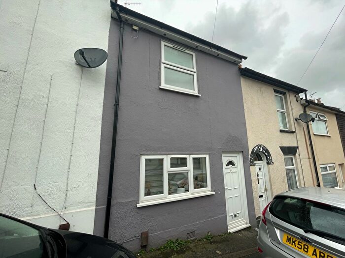 3 Bedroom Property To Rent In Otway Street, Chatham, ME4