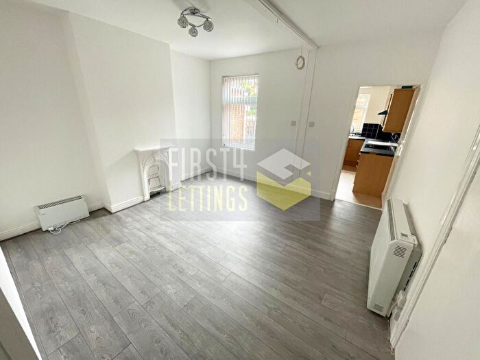 3 Bedroom Apartment To Rent In Francis Street, Stoneygate, LE2