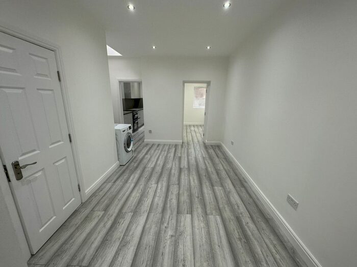 1 Bedroom Flat To Rent In West Hendon Broadway, London, NW9