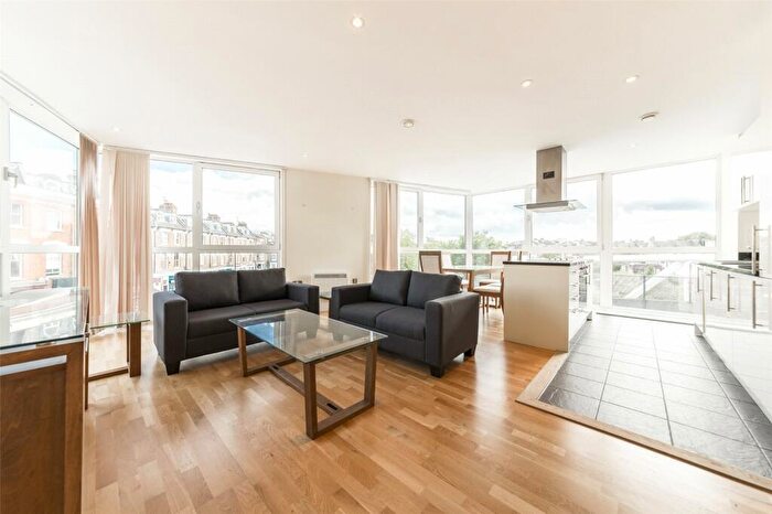 3 Bedroom Apartment To Rent In Drayton Park, London, N5