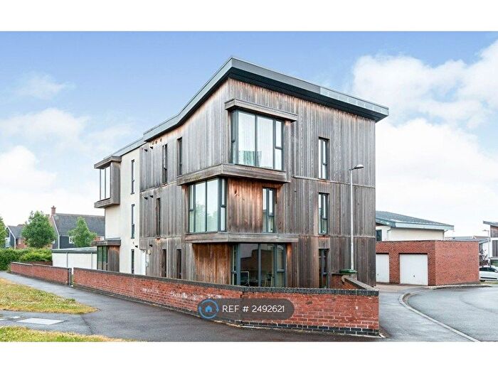 2 Bedroom Flat To Rent In Faringdon Court, Basingstoke, RG24