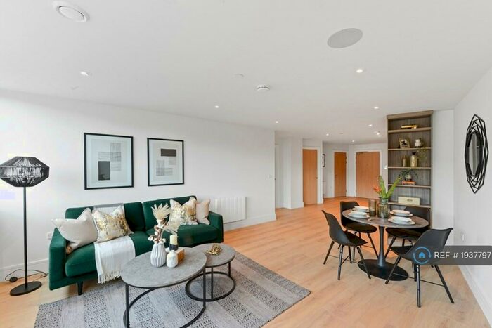 2 Bedroom Flat To Rent In Capella Court, Purley, CR8