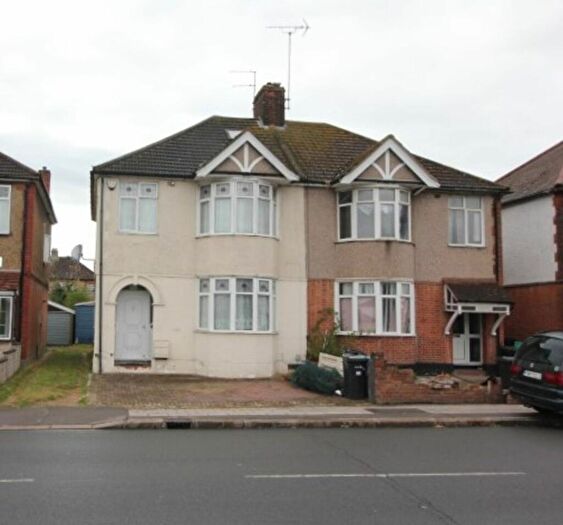 4 Bedroom Semi-Detached House To Rent In Horns Road, Ilford, IG6