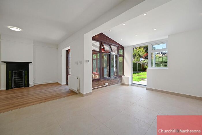 4 Bedroom Property To Rent In Hilary Road, Shepherds Bush, W12