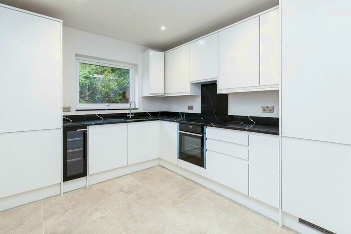 1 Bedroom House To Rent In Maidenhead Station, SL6