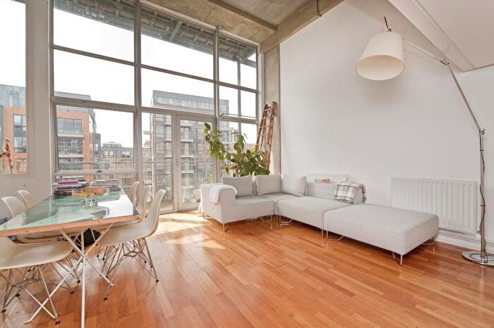 2 Bedroom Apartment To Rent In Kingsland Road, London, E8