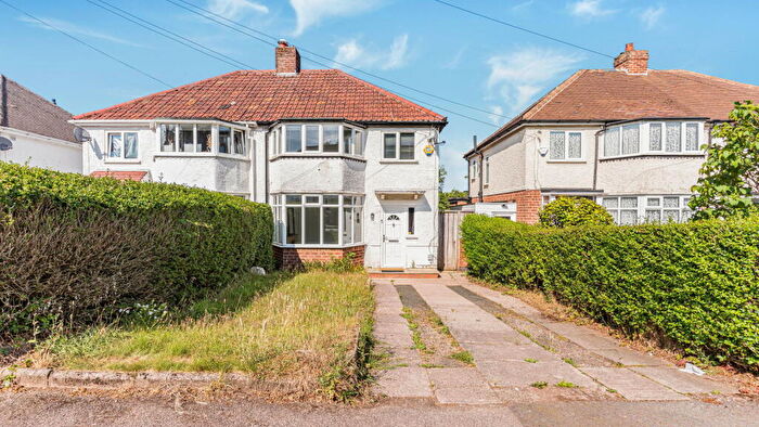 3 Bedroom Semi-Detached House For Sale In White Farm Road, Sutton Coldfield, B74