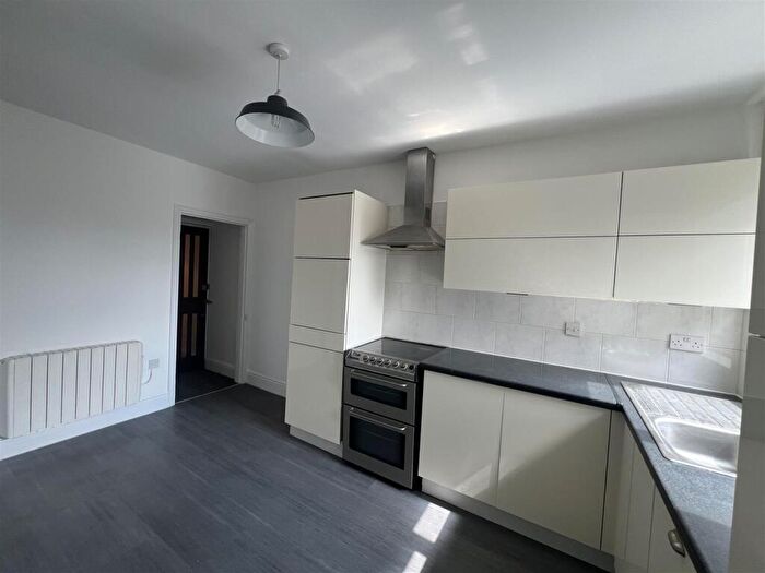 1 Bedroom Flat To Rent In Station Road, Dunscroft, Doncaster, DN7