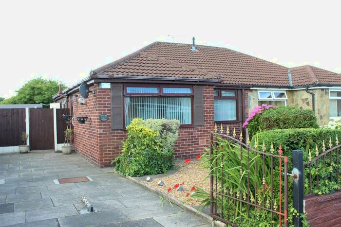 2 Bedroom Semi-Detached Bungalow For Sale In Mansfield Avenue, Denton, Manchester, M34