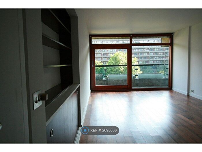 2 Bedroom Flat To Rent In Defoe House, London, EC2Y