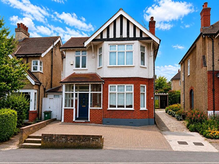 5 Bedroom Detached House For Sale In Hawthorn Road, Sutton, SM1