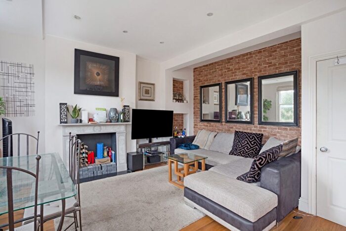 3 Bedroom Flat To Rent In Ashmore Road, London, W9