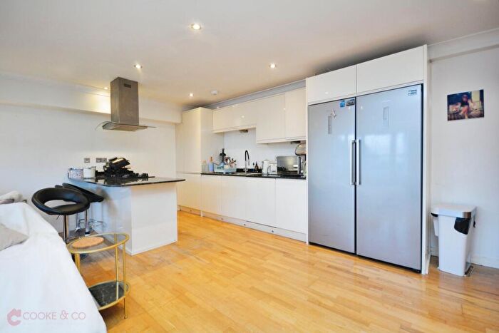 2 Bedroom Flat For Sale In Vere Road, Broadstairs, CT10