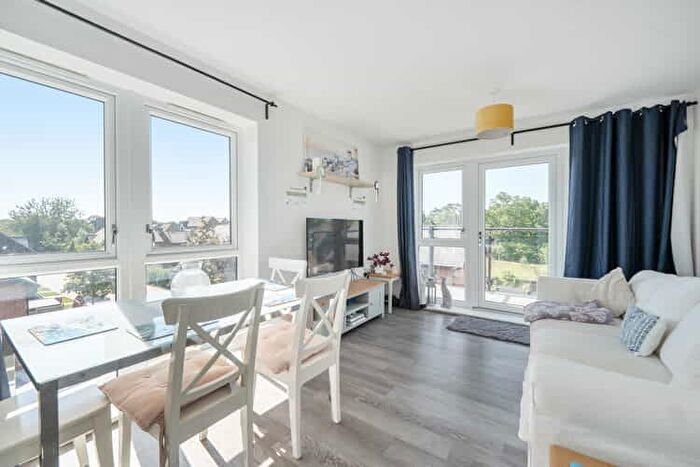 2 Bedroom Flat For Sale In Fender House, Reading, Berkshire, RG2