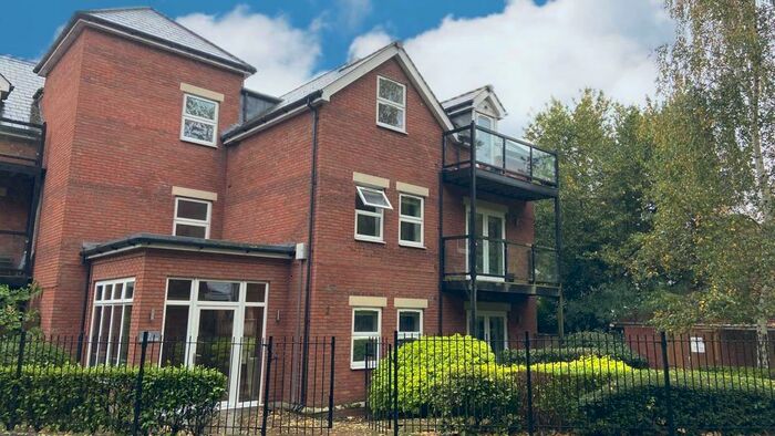 2 Bedroom Flat To Rent In Branksome Wood Road, Bournemouth, BH2