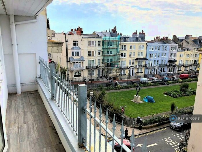 2 Bedroom Flat To Rent In St. James's Street, Brighton, BN2