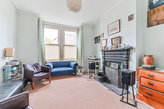 4 Bedroom Property For Sale In Tritton Road, West Dulwich, London, SE21