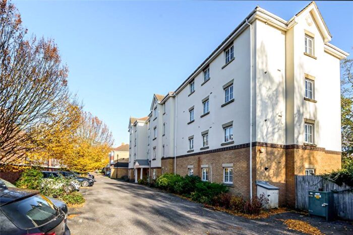 2 Bedroom Apartment To Rent In Woking, Surrey, GU22