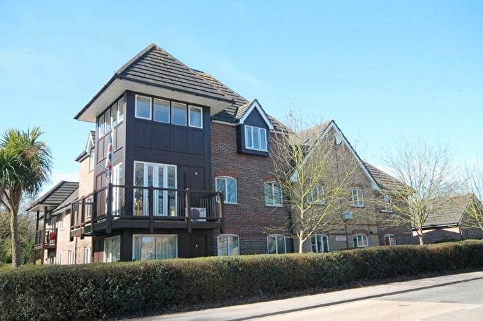 2 Bedroom Flat For Sale In Yachtsman Close, Bursledon, Southampton, SO31
