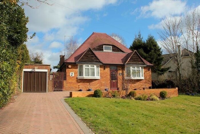 3 Bedroom Bungalow To Rent In Amersham Road, Little Chalfont, Amersham, HP6