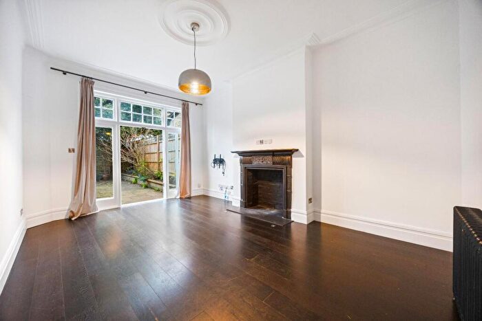 2 Bedroom Flat To Rent In Howitt Road, Belsize Park, NW3