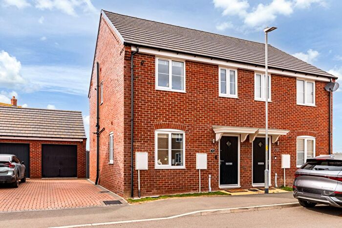 3 Bedroom Semi-Detached House For Sale In Meres Way, Swineshead, PE20